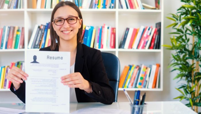 benefits of hiring a professional CV writing service